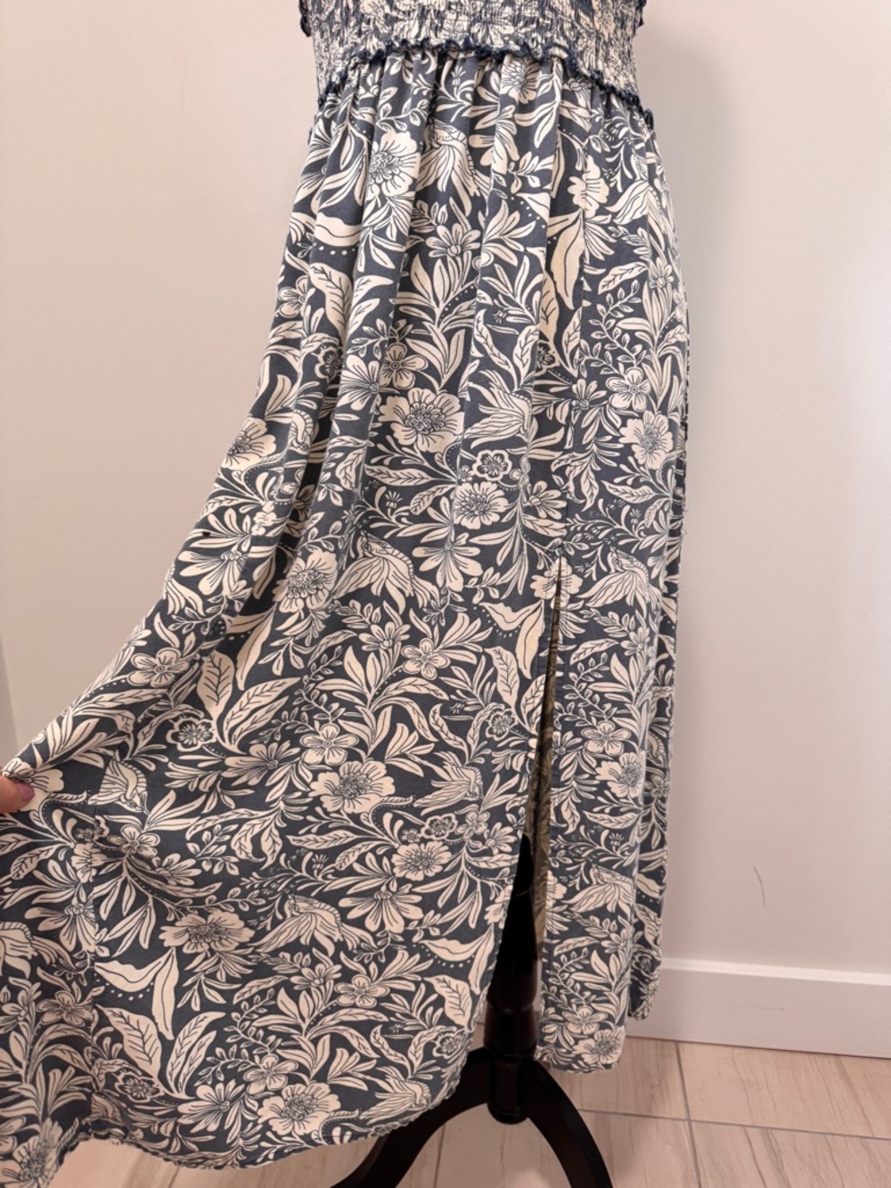 Patrons of Peace Blue & Cream Floral V-Neck Midi Dress - Picture 4 of 14